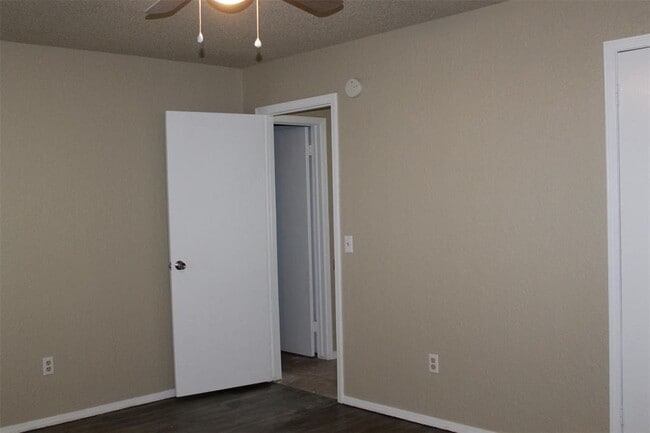 Photo - 8511 Justin Pl