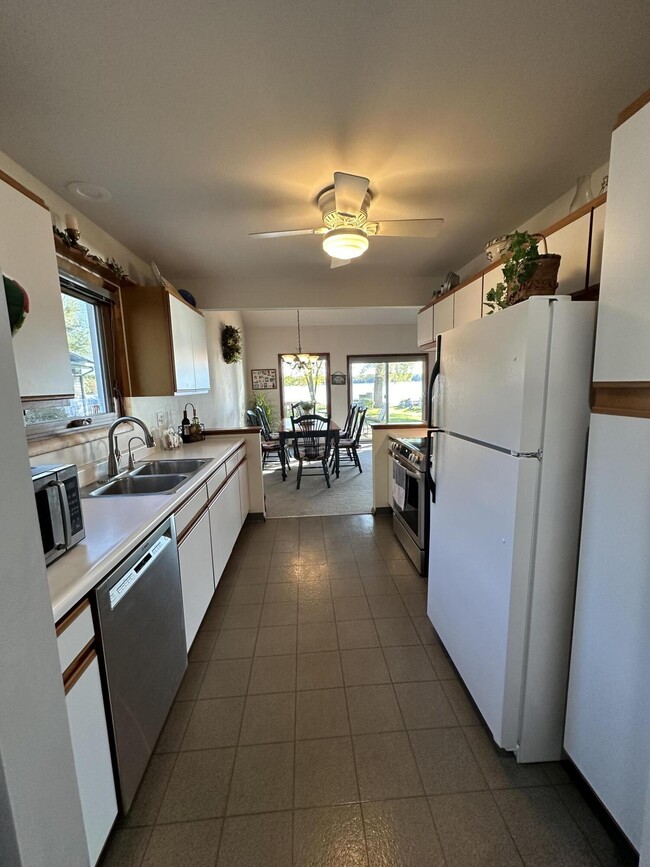 Photo - 5550 Joslin Dr