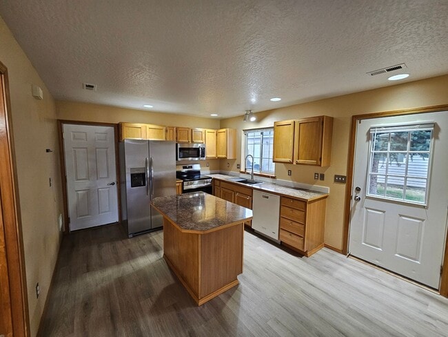 Photo - Meadow Glen Rd. Unit 3204 Meadow Glen Rd.