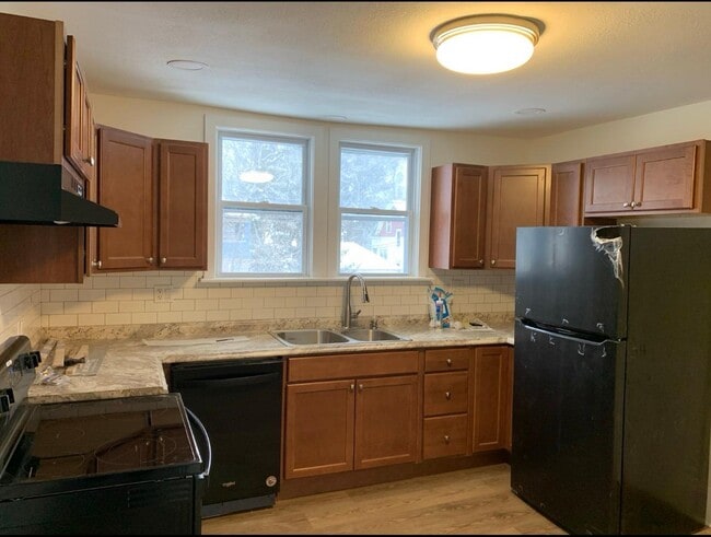 Building Photo - 201 Avery Ave Unit 2