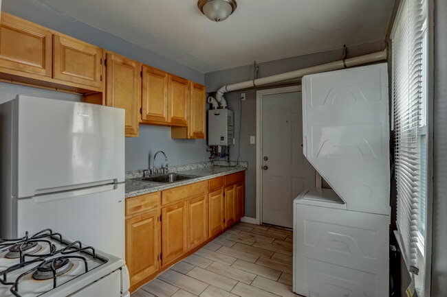 Photo - 14008 Hobart Ave