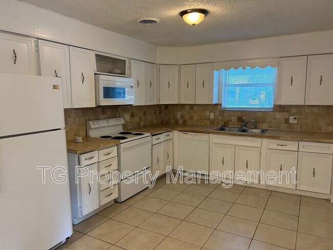 Photo - 3914 Rodby Dr