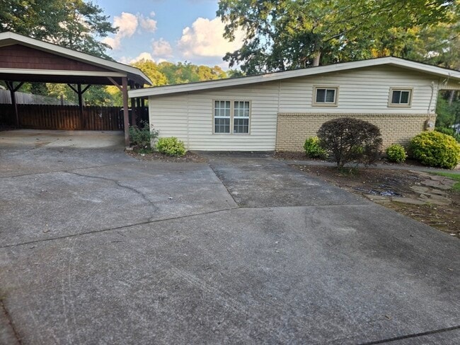 Photo - 3659 Ashwood Dr SE