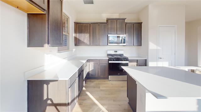 3941 Oak Crk Cir