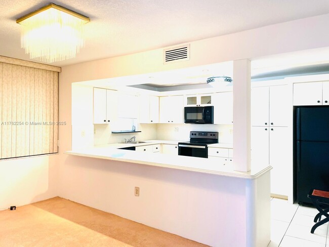 Building Photo - 2780 NE 183rd St Rental
