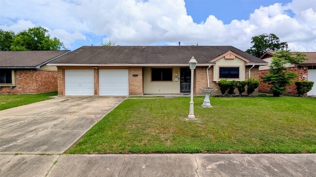 Building Photo - 10227 Gulf Meadows Dr