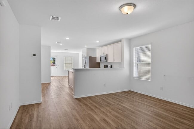 Photo - 605 Grenada Lk Dr