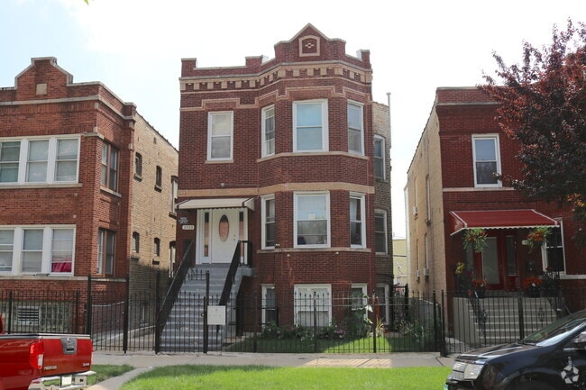 Building Photo - 2513 N Lowell Ave Unit 2 Rental