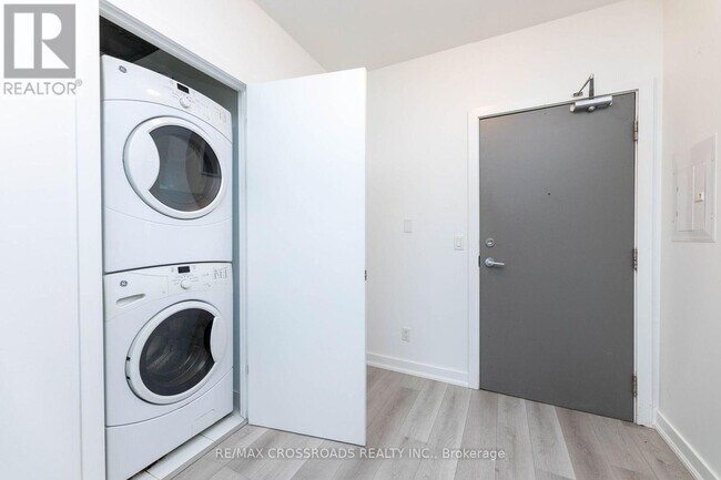 Photo - 169 Fort York Blvd Unit 607