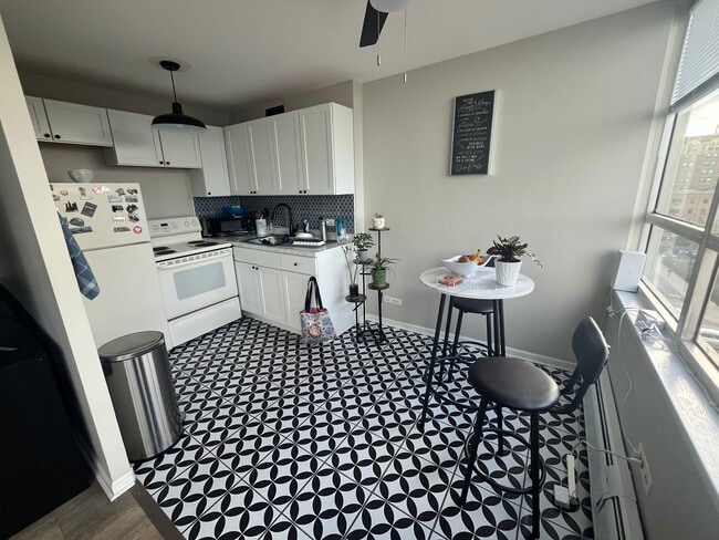 Photo - 6171 N Sheridan Rd Unit 607