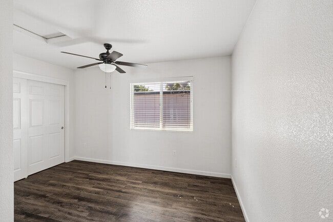 1BR, 1BA - 675SF - Bedroom