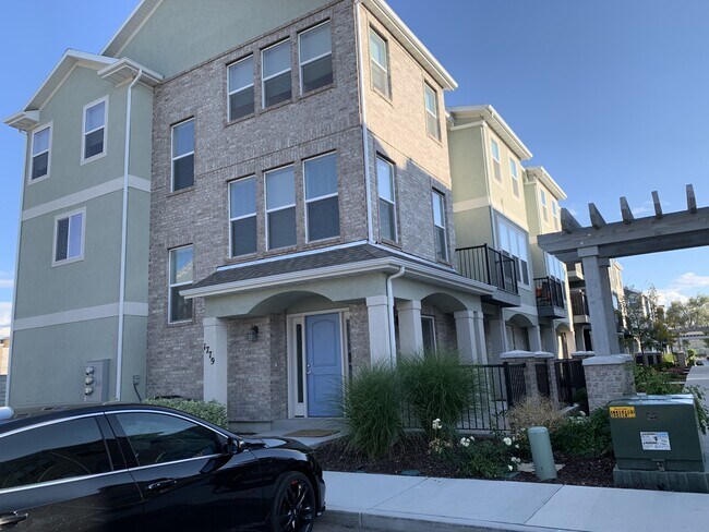 Photo - 1779 W Dalmeny Way