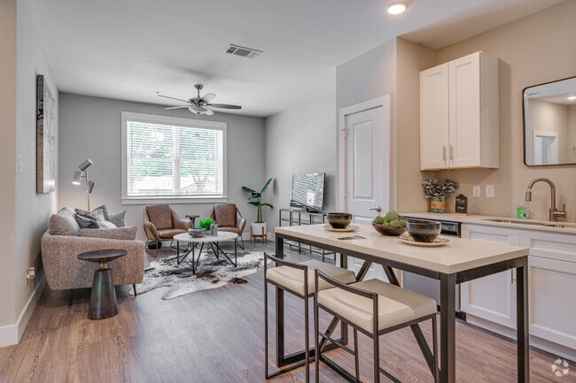 1BR, 1BA - 704SF