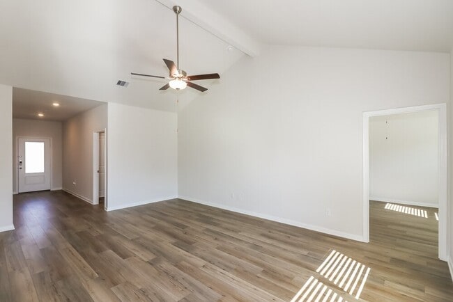 Photo - 420 Mystic Slopes Dr