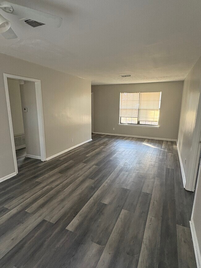 Photo - 3206 Montwood Dr