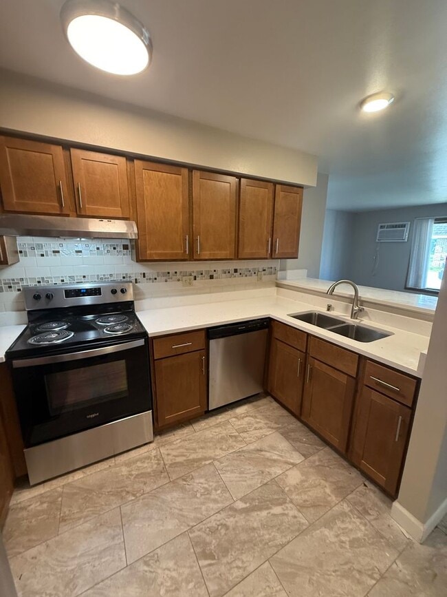 Photo - Renovated Private Entry 2 Bedroom Apartment Available! Unit 16633 -  #8