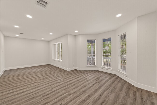 10011 Pine Pass Dr