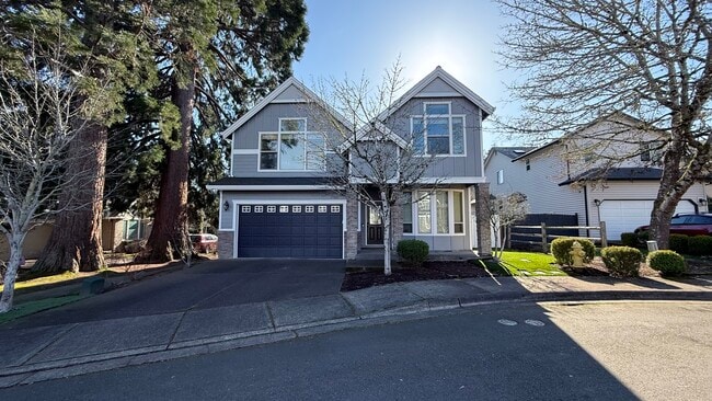 Building Photo - Spacious Single Family Home