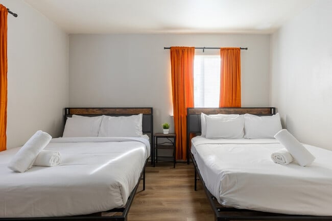 Photo - 6302 Manor Rd Unit SI ID1385485P