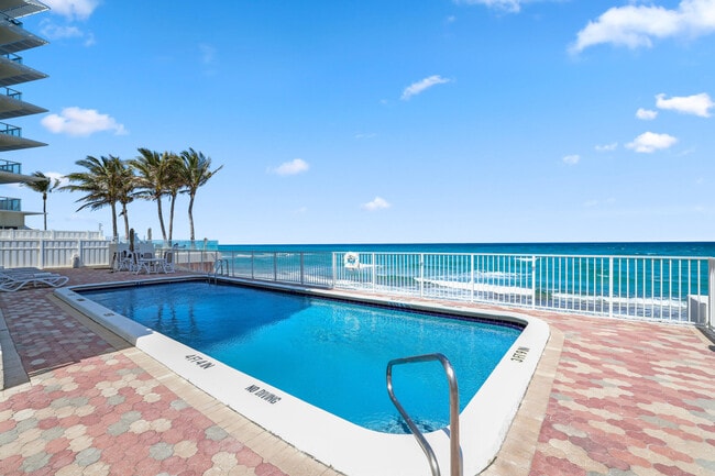 Building Photo - 3580 S Ocean Blvd Unit #6d Rental
