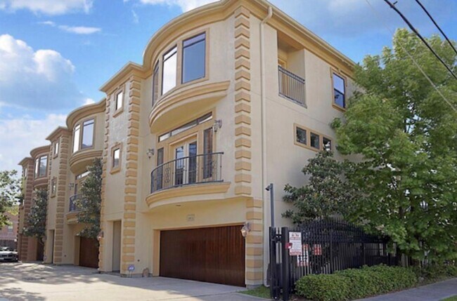 Building Photo - 1607 Bass St Rental