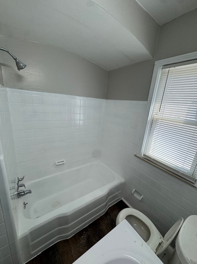 Photo - 17370 Stout St