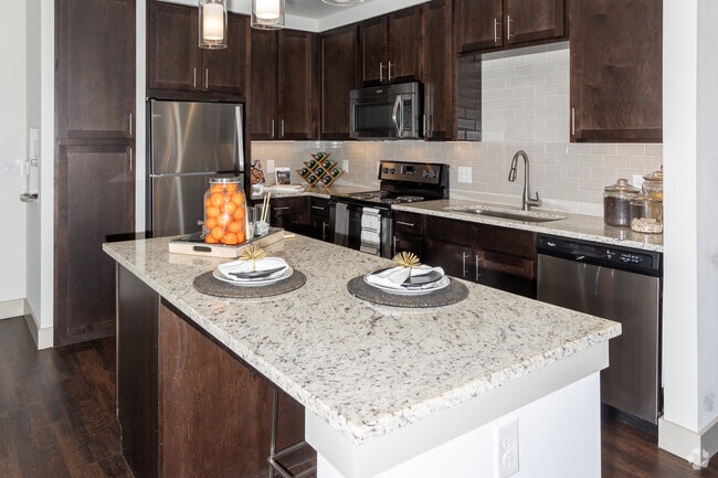 A2 1BR, 1BA - 692SF - Kitchen
