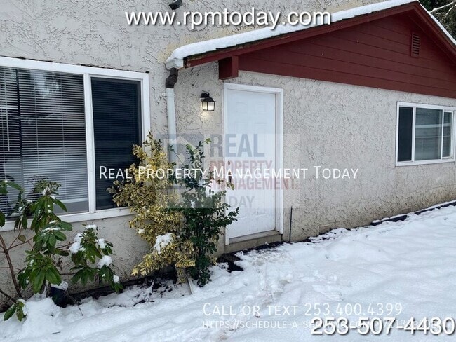 Building Photo - 6104 Glen Mary Ln SE Unit B Rental