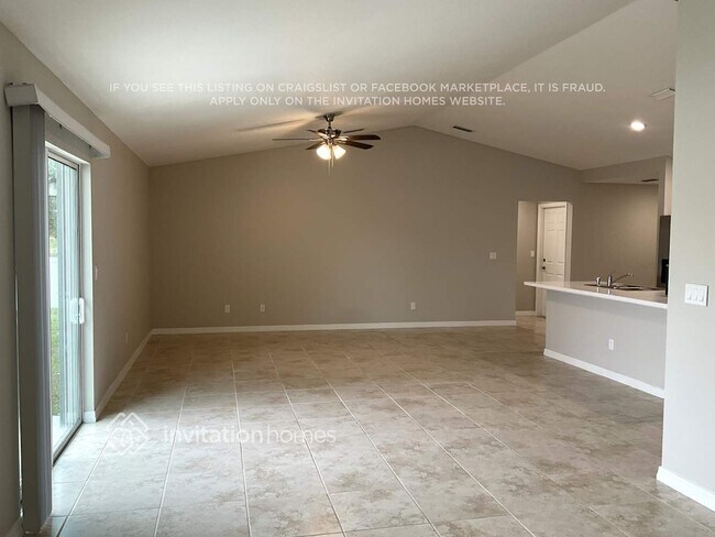 Photo - 842 Starland St SE