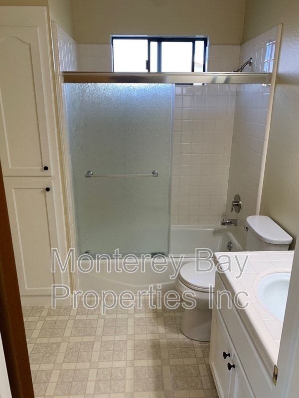 Photo - 1715 Matthews Ln