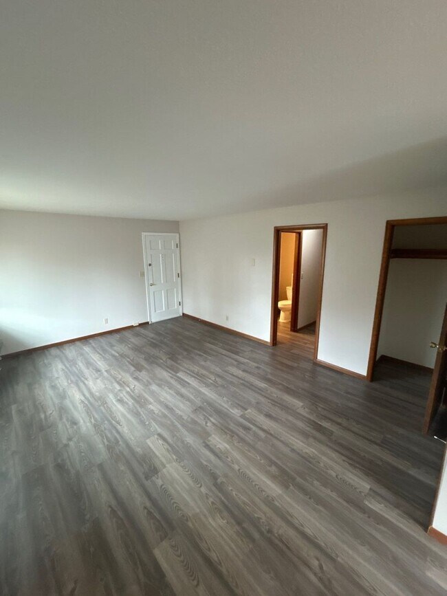 Photo - 1359 Fir St S