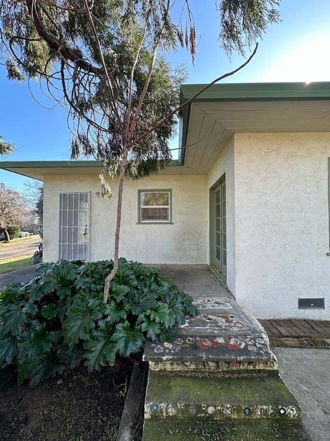 Building Photo - mesa1600 Unit A
