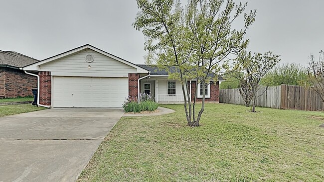 Photo - A Beautiful Spacious 3 Bedroom 2 Bathroom Home in Mustang Schools