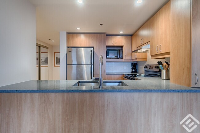 Photo - 149 Av. Atwater Unit SI ID1261776P