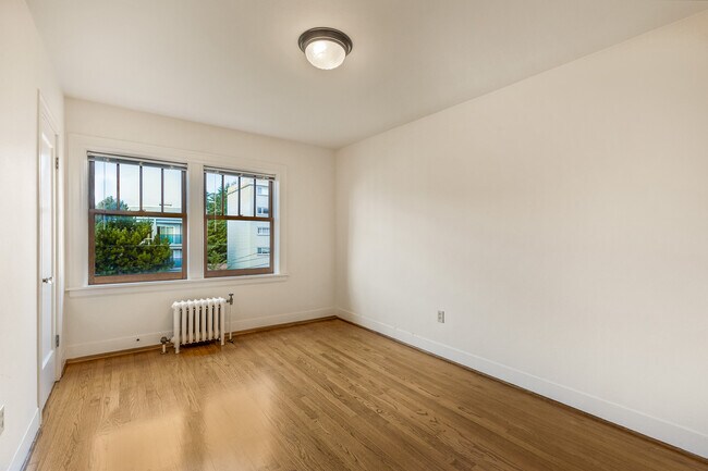 Queen Anne Apartments