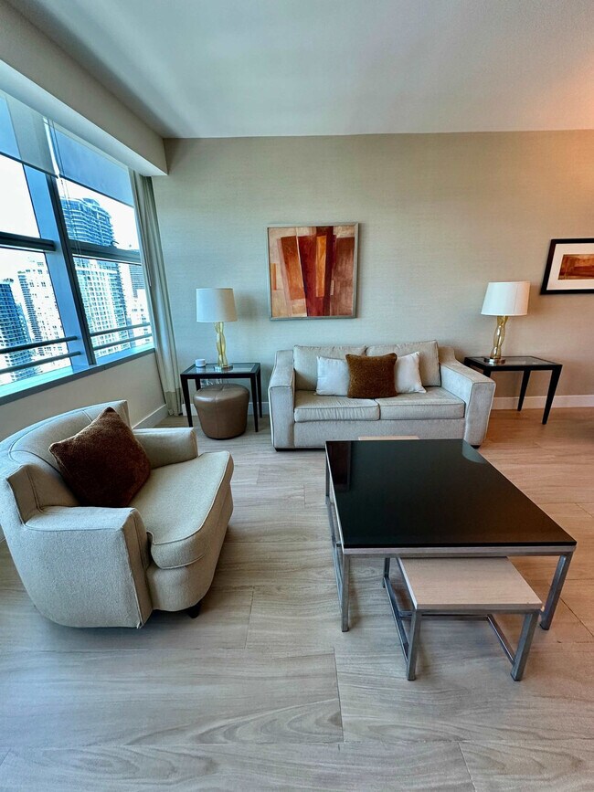 Photo - 1395 Brickell Ave Unidad FL32-ID1328102P