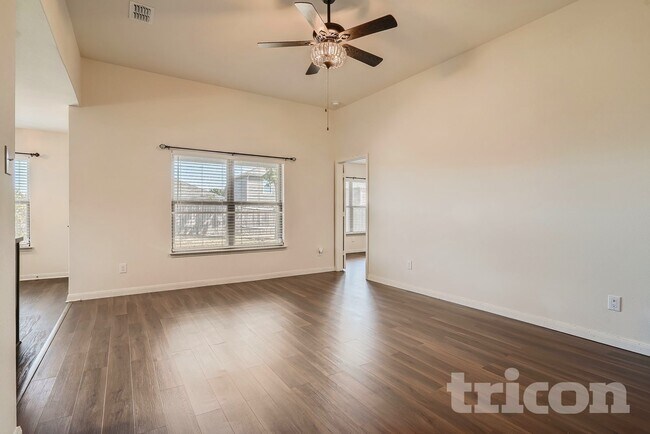 Photo - 1367 Barrel Dr