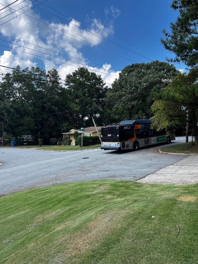 Photo - Westside central located comfortable & spa... Unidad Room 5