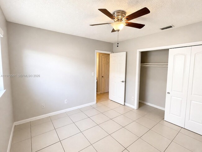 Photo - 611 NE 14th Ave Unit 611