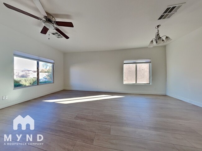 Photo - 1237 E Blackfoot Daisy Dr