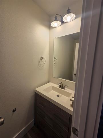Photo - 482 Trout St