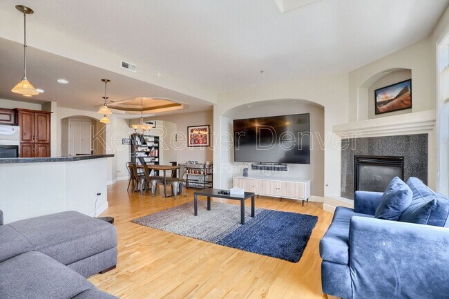 Building Photo - 1735 N Ogden St Unit 301