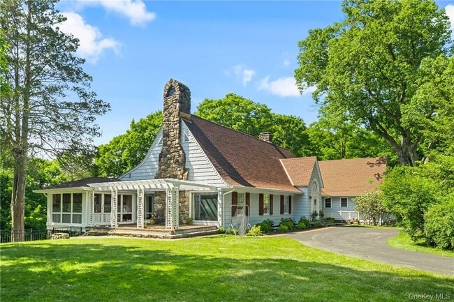 Photo - 220 Croton Ave