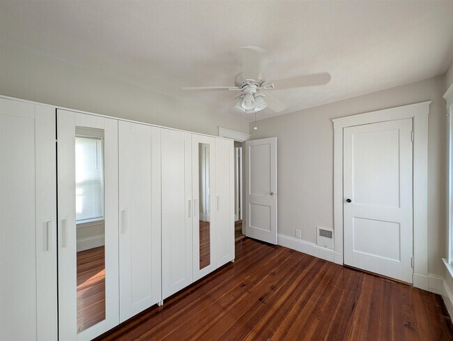 Photo - 12 Electric Ave Unidad #1