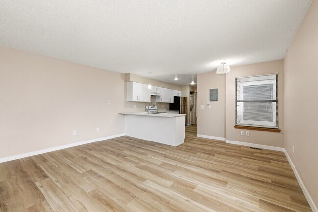 Photo - Spacious 1-Bedroom Condo in Aurora with Community Amenities Unidad 5