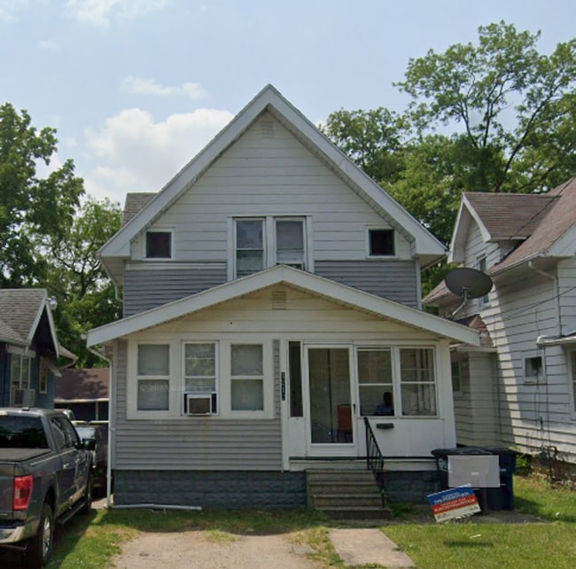 Building Photo - Cute 3 Bedroom 1 Bath House Located in Nor...