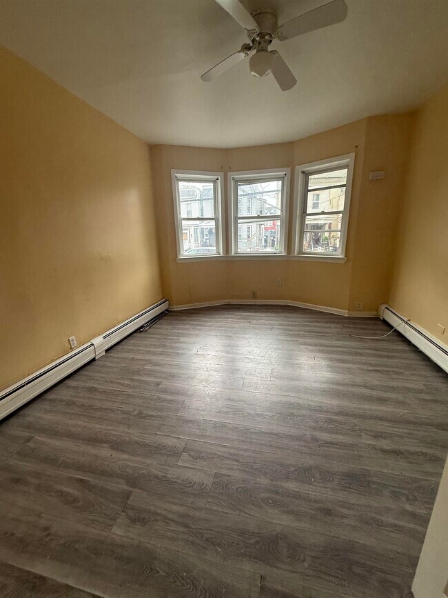 Photo - 290 Ege Ave Unit 1