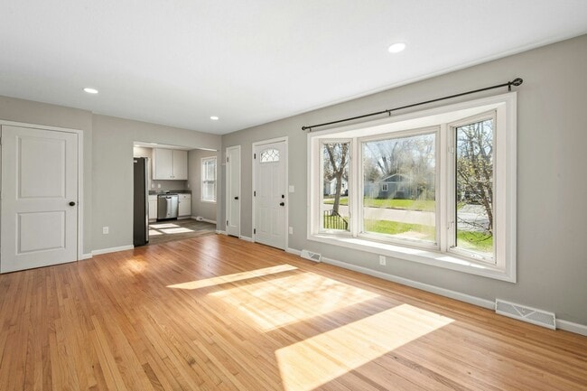 Photo - 6520 Stevens Ave