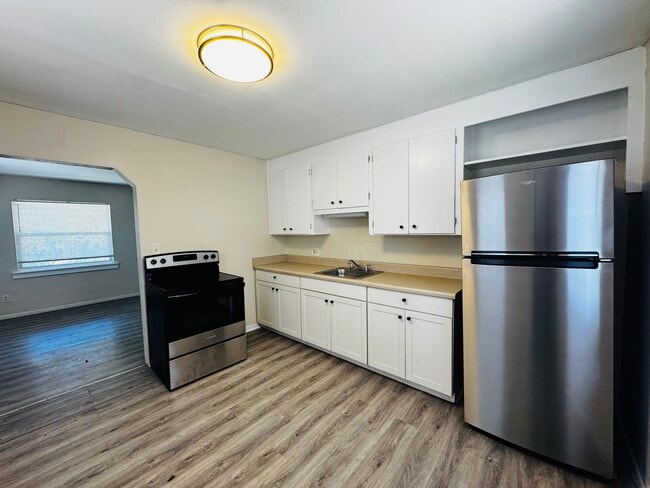 Photo - 2 Bed/1 Bath - Unit B
