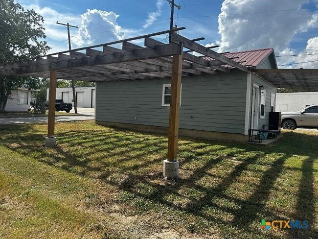 Building Photo - 1607 N St Joseph St